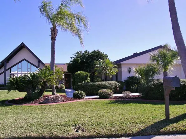 5410 W Shore Dr, New Port Richey, FL 34652