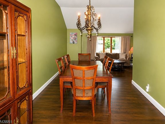 4th image of 63 Martin Rd