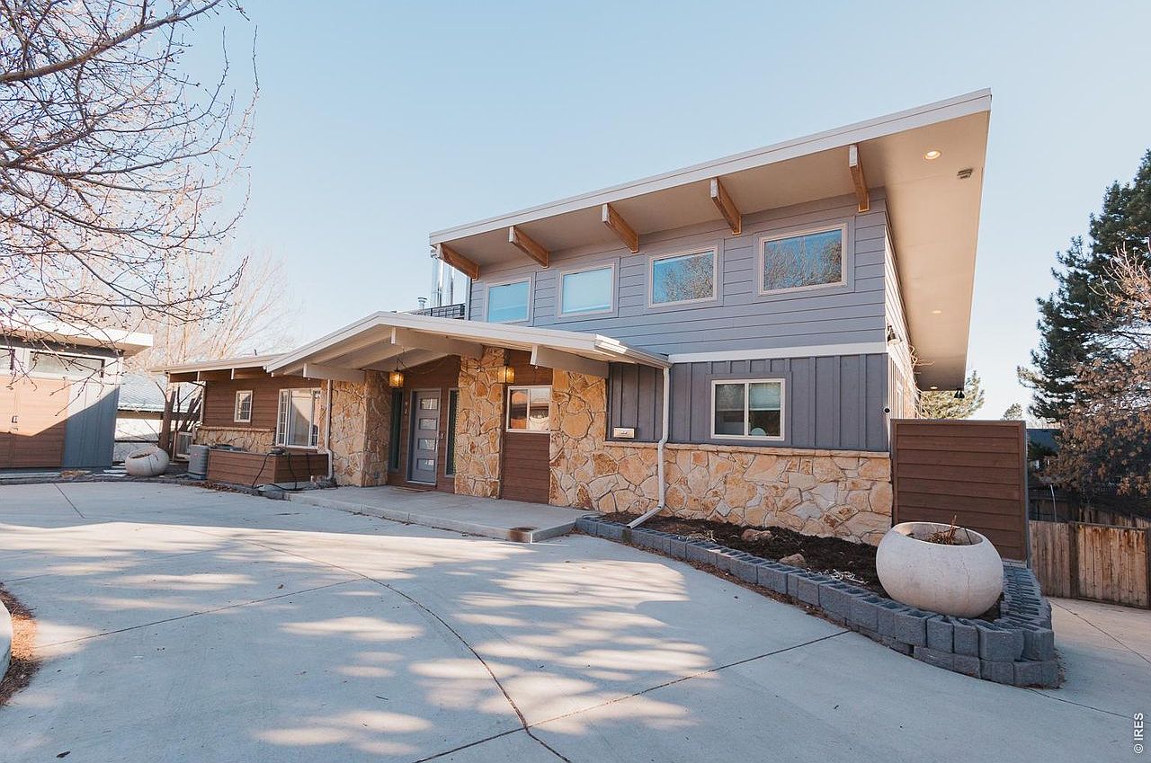 1917 Sheely Dr - Photo 2