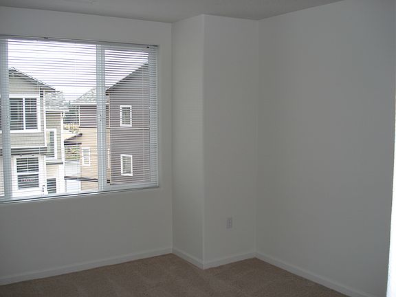 2nd image of 15411 SW Mallard Dr Suite 103