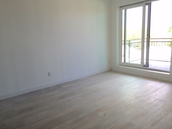 5th image of 1 2493 Ocean Ave #E