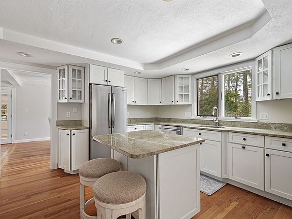 5th image of 9 Oxbow Rd