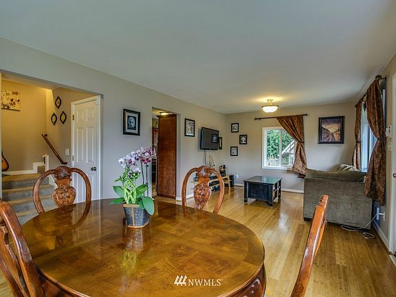 3rd image of 2031 Pinehurst Avenue SE