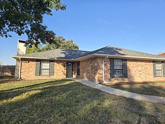 2nd image of 949 Crestwood Cir