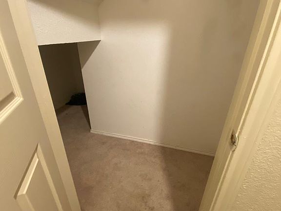 4th image of 8413 Cloverglen Ln