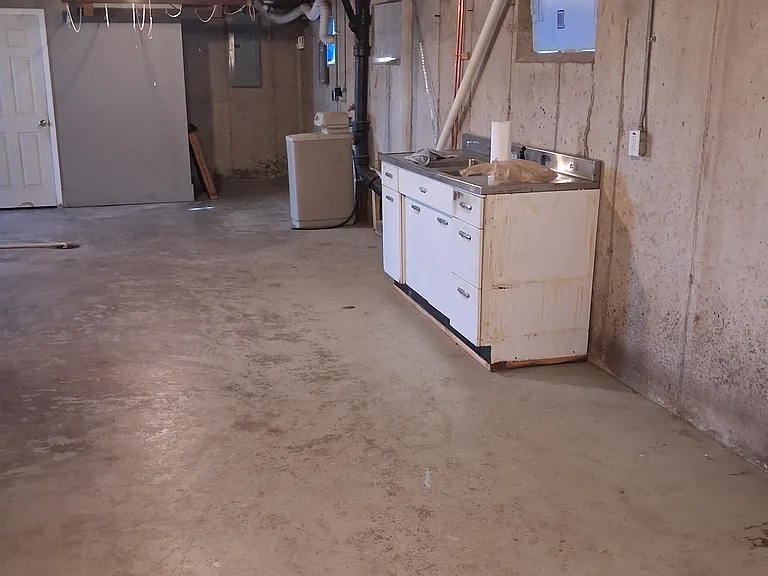 705 W Kelley St — Photo 21
