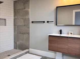 299 Maverick St APT 3, Boston, MA 02128