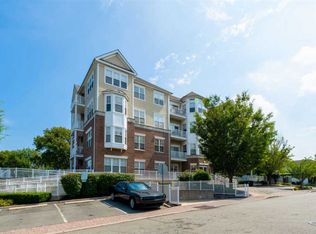 201 W 30th St APT 305, Bayonne, NJ 07002