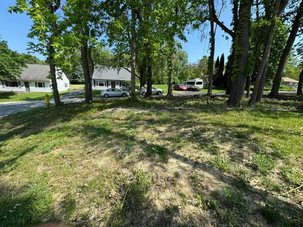 1012 Center St, Valparaiso, IN 46385
