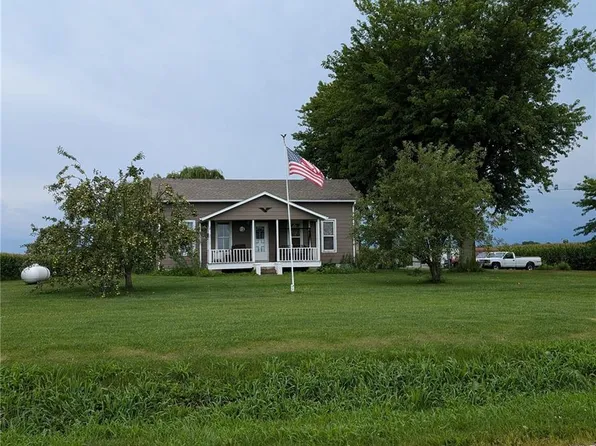 239 NW 650th St, White Hall, IL 62092