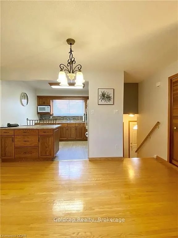 3 bed, $2,575 — Photo 4