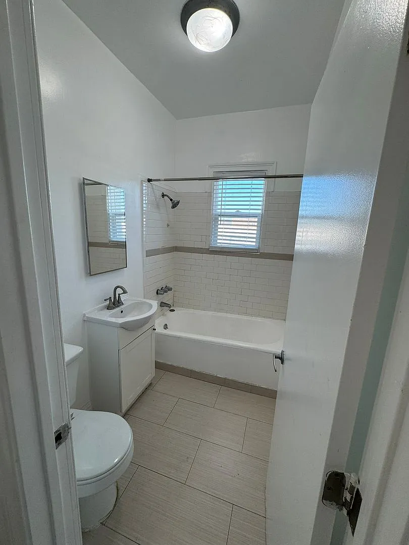 Studio, 464 sqft, $1,450 — Photo 2