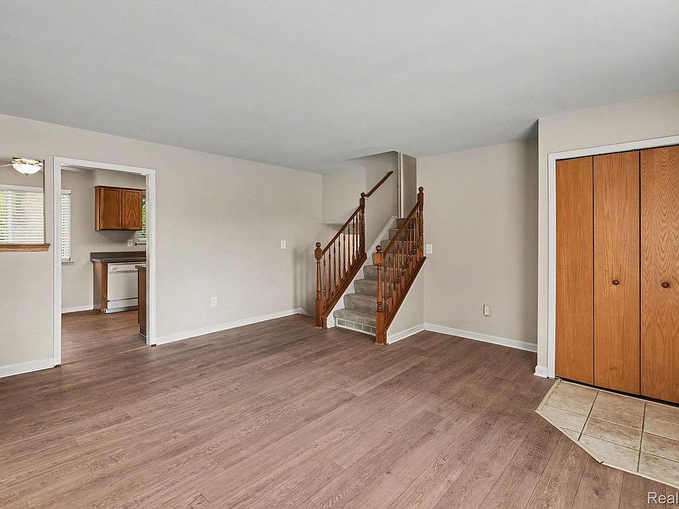 24615 Orchid St, photo 5