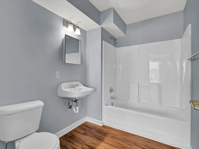 Rowan Place Apartments — Photo 27
