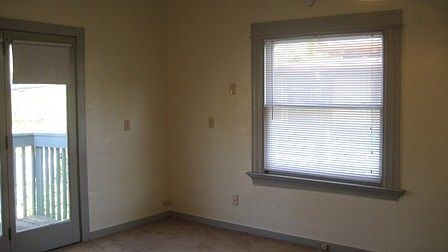 2nd image of 711 18th St APT 3