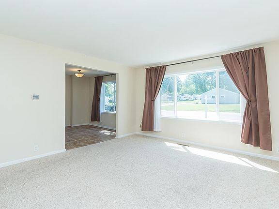 3rd image of 1319 Byron Dr