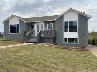 12 Coachlight Dr, Little Rock, AR 72227