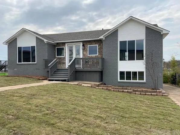 12 Coachlight Dr, Little Rock, AR 72227