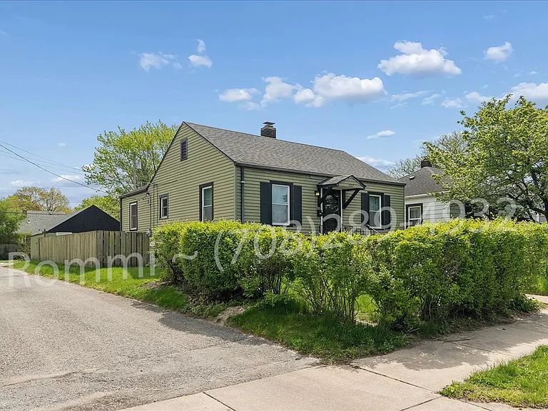 6717 Huron Ave — Photo 2