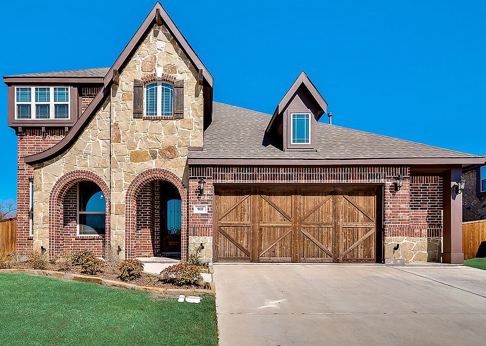2nd image of 901 Redwood Ct