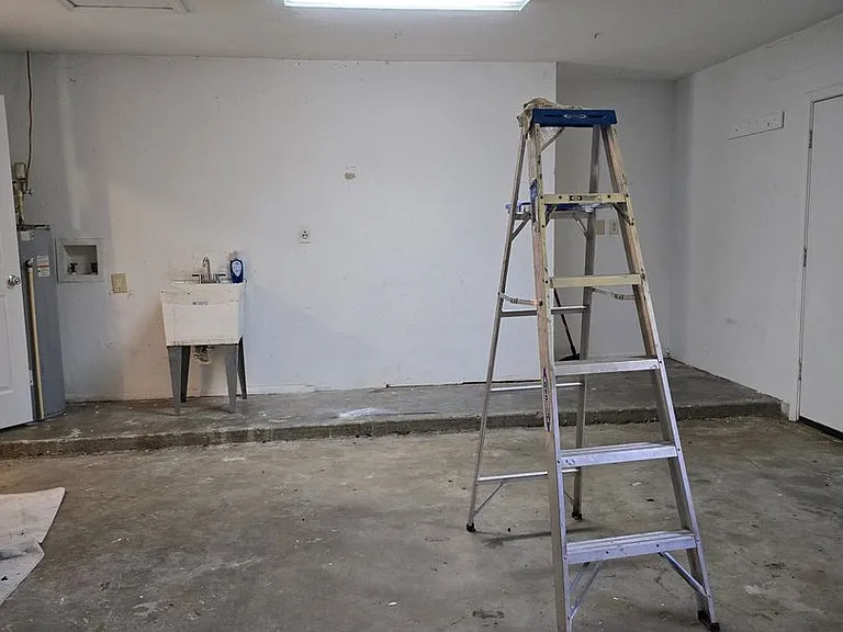 6401 Paul Buchman Hwy — Photo 25