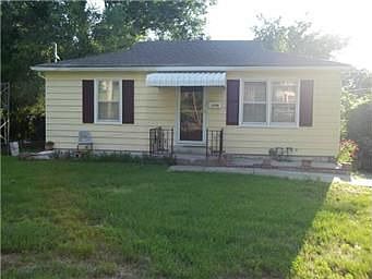 2nd image of 1950 N 46th St