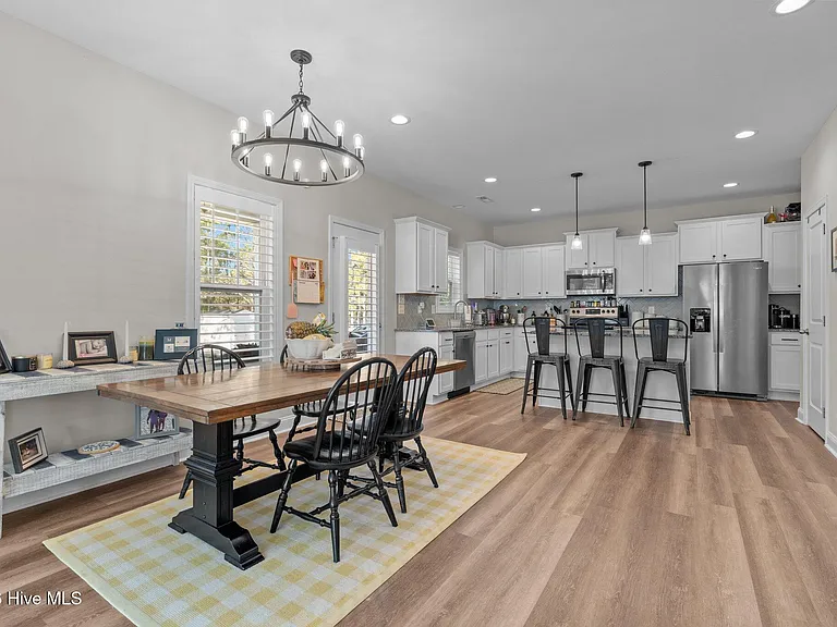 451 Gretchen Rd — Photo 17