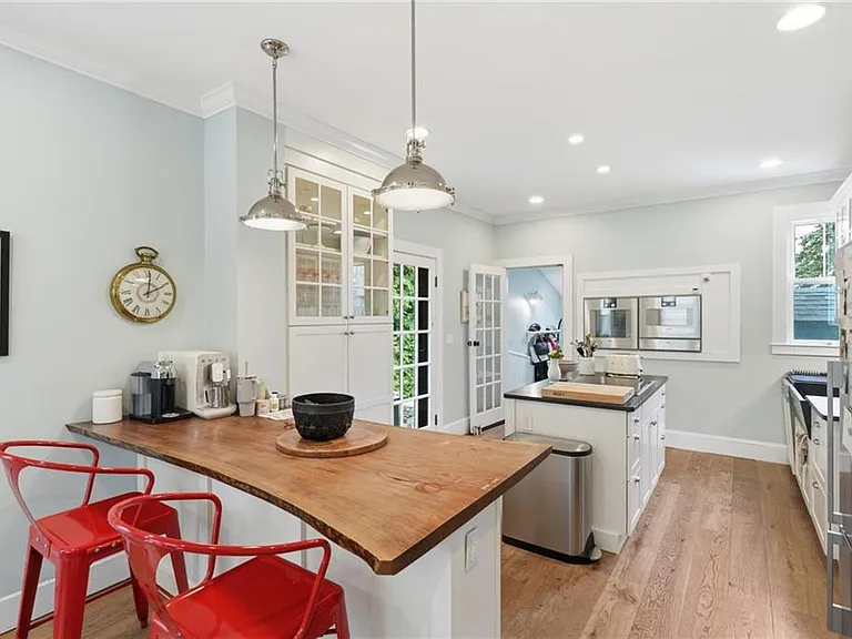 52 Berkeley Ave — Photo 10