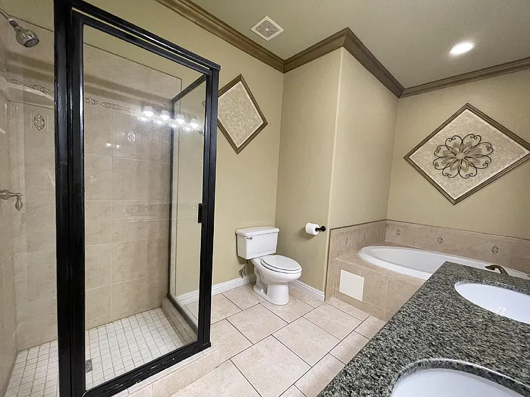 2549 Country Club Dr — Photo 14
