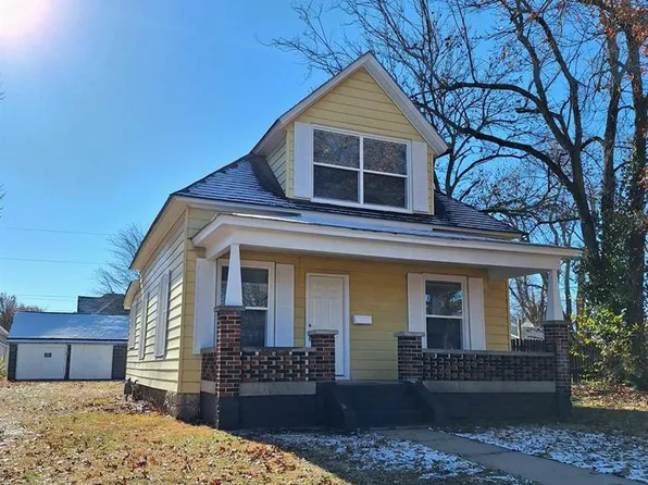 409 W 5th St, Chanute, KS 66720