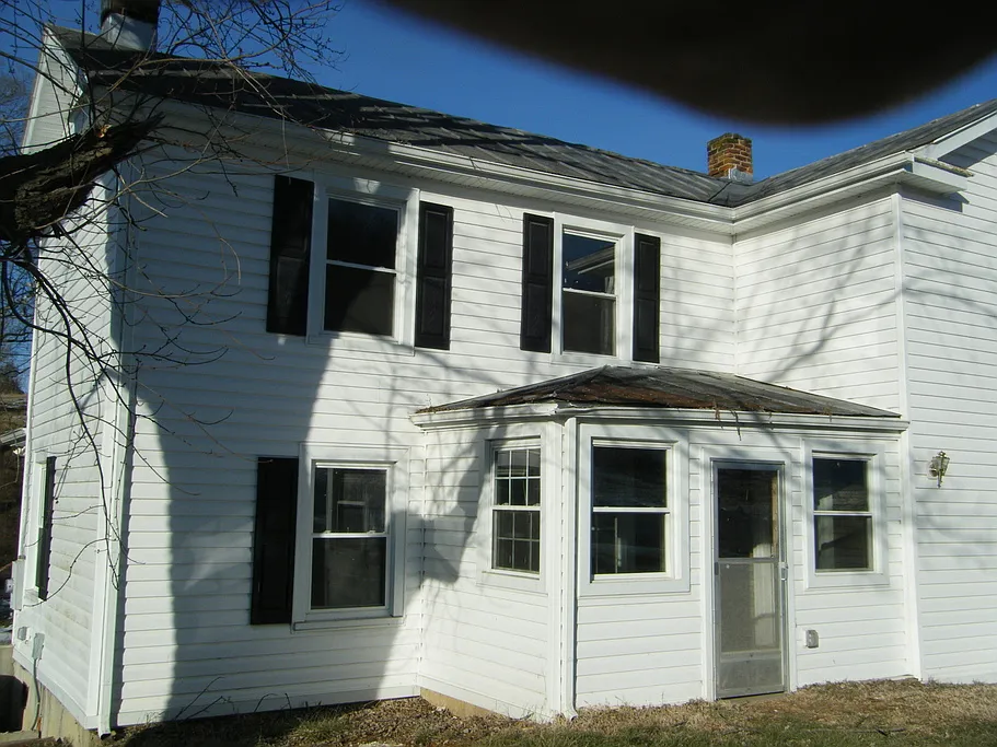 4 bed, 2452 sqft, $1,250 — Photo 2