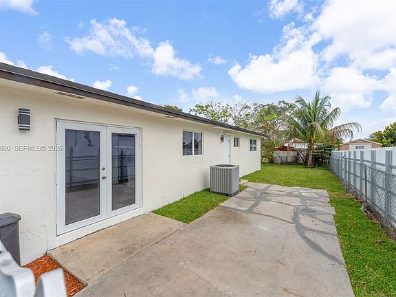 4th image of 11611 SW 184th St