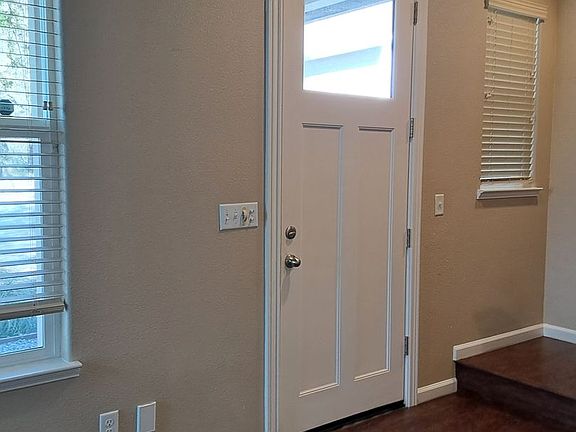 3rd image of 2204 Estes Rd
