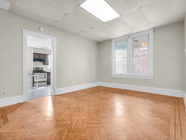 137 N 7th St — Photo 9