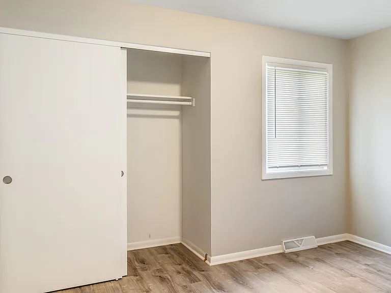 4222 S 51st St #7 — Photo 12