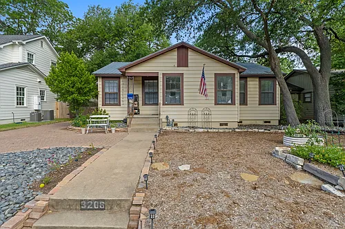 3206 Kerbey Ln Photo 1