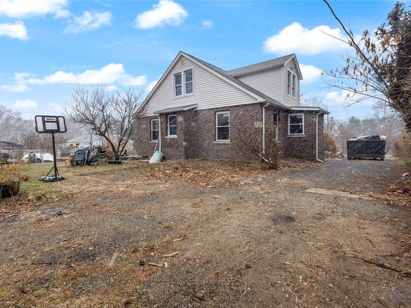 13 Hemlock Road, Carmel, NY 10512