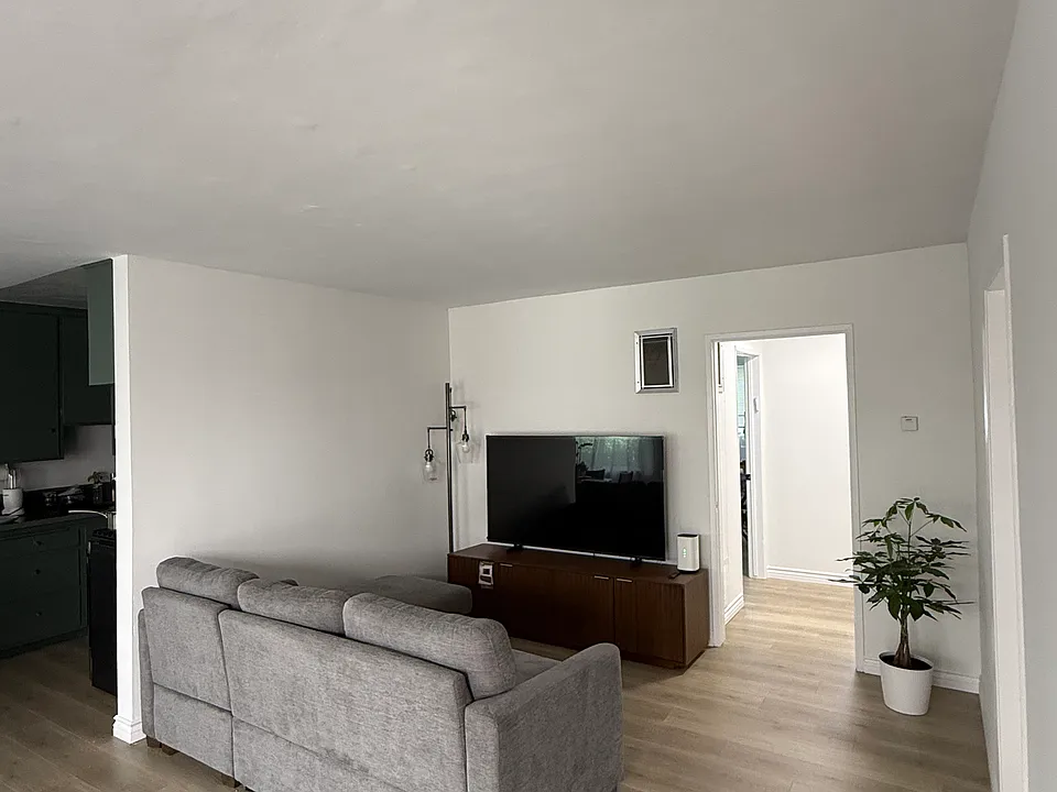 14930 Magnolia Blvd #3