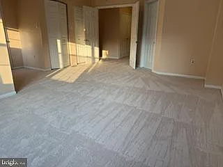 922 Glackens Ln — Photo 12