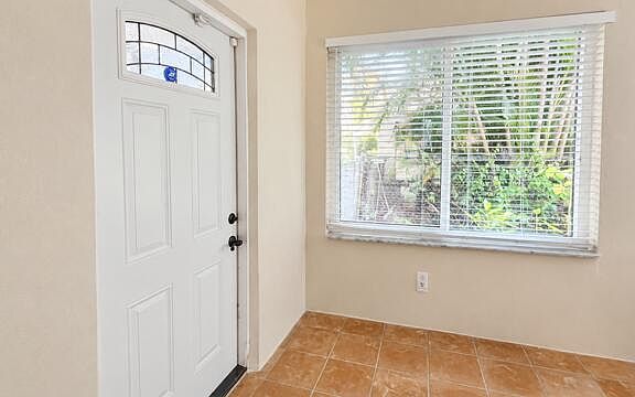 2nd image of 716 SW 19th Street