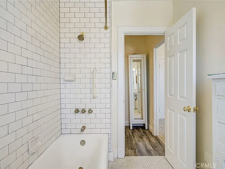 315 W 3rd St #1006 — Photo 23