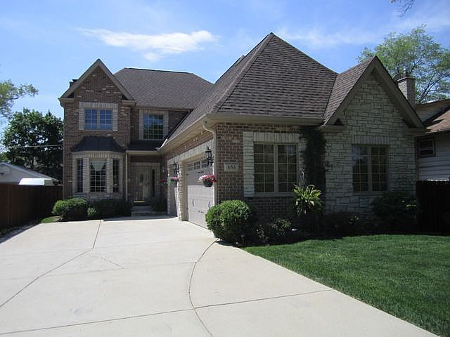 1st image of 654 W Babcock Ave
