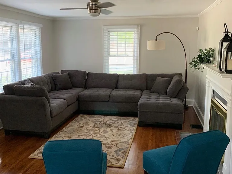 223 Victoria Ave — Photo 4