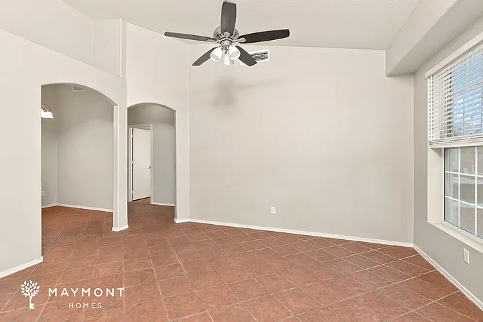 3 bed, 2.0 bath, 1202 sqft, $1,845 — Photo 3