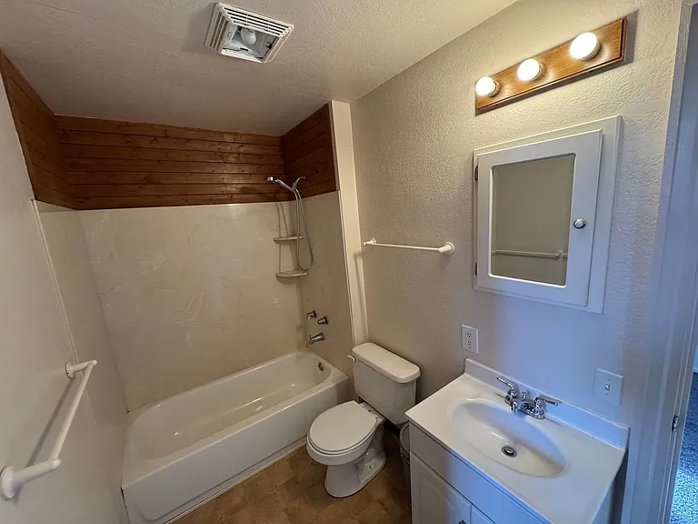 724 B St #1-4 — Photo 17