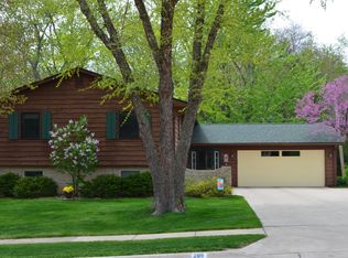 2811 36th St, Moline, IL 61265