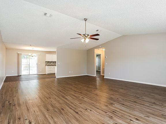 3rd image of 2423 Scanlon Dr