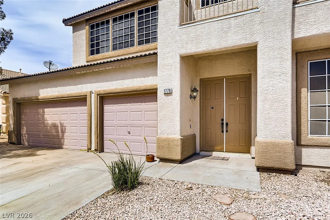 6 bed, 3.0 bath, 2982 sqft, $3,300 — Photo 3