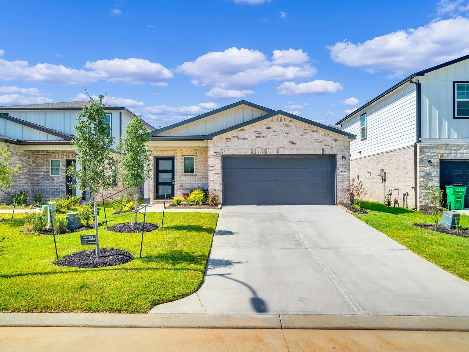 3 bed, 2.0 bath, 1500 sqft, $2,300 — Photo 2