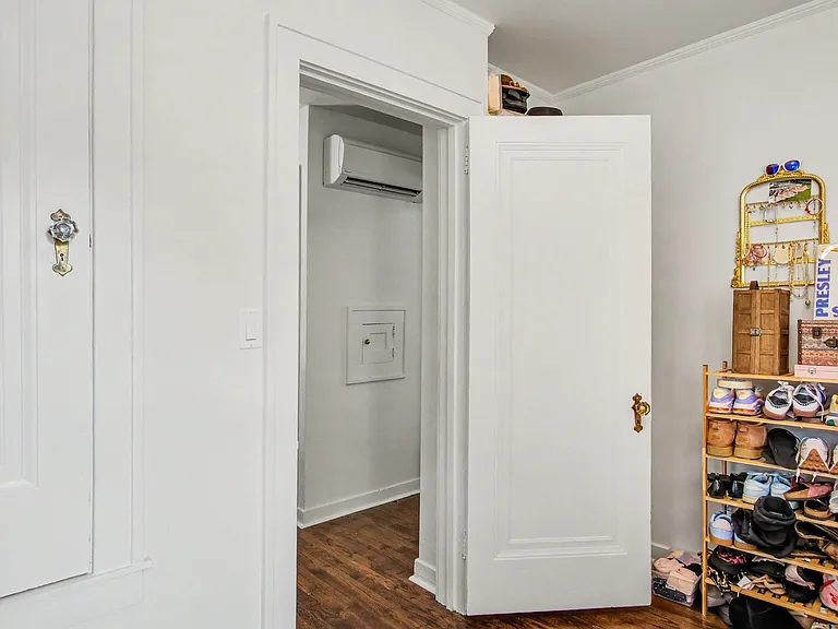 1154 E Chippewa Dr SE — Photo 4